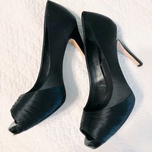 White House Black Market London Heels Size 7